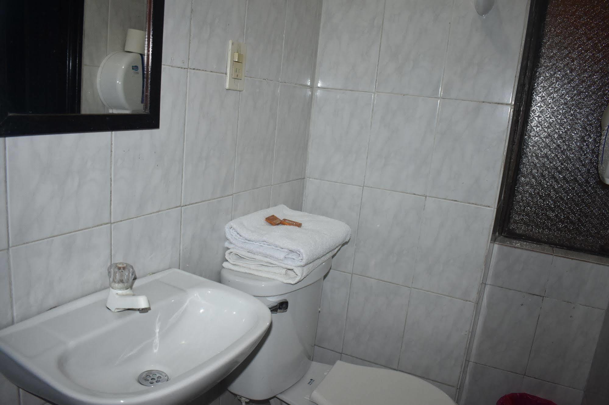 Ayenda Villas De San Juan Medellin Ngoại thất bức ảnh